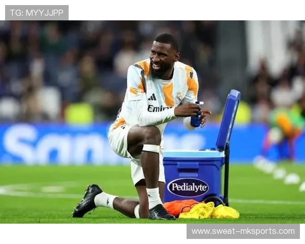 米利唐与吕迪格携手首发，后防线组合展现强大默契