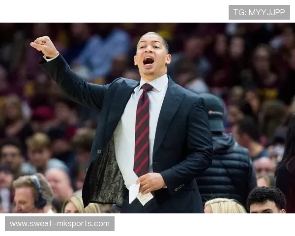 乔什·哈特助力鹈鹕队迎关键胜利,展现铁人精神 乔什·哈特助力鹈鹕队迎关键胜利,展现铁人精神